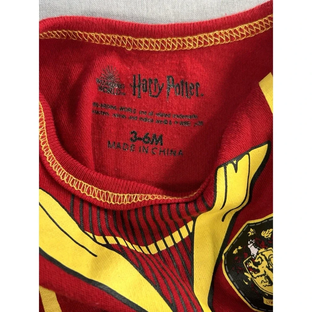 Harry Potter One‎ Piece Baby Size 3-6 Month Two Pieces